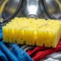 Губка в барабане с вещами