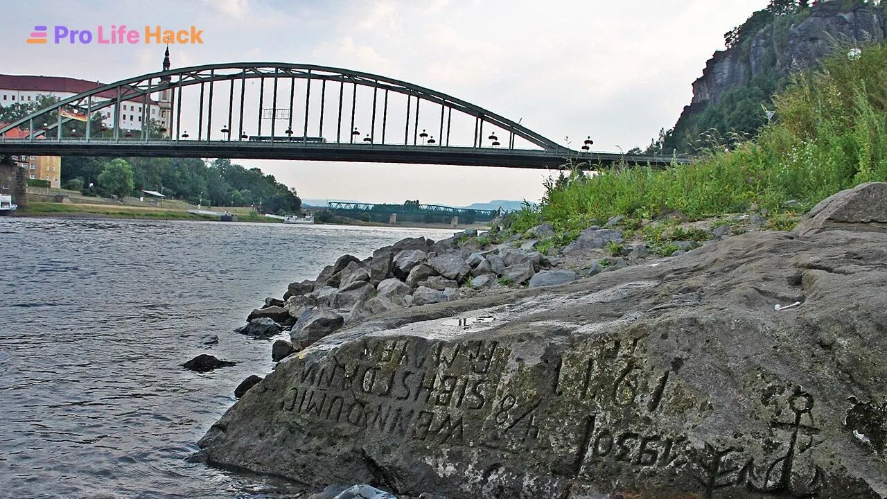 Камень голода, Дечин, левый берег Эльбы, ниже моста Елизаветы
